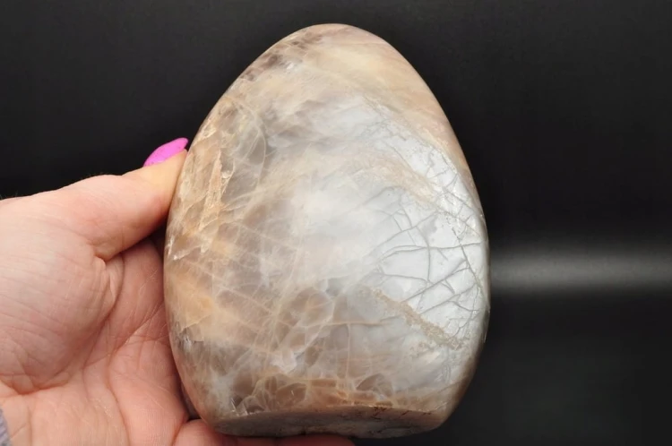 * KAMIEŃ SŁONECZNY MADAGASKAR PRZEŚLICZNY BŁYSK ŚWIETNY POŁYSK MINERAŁ NR 5