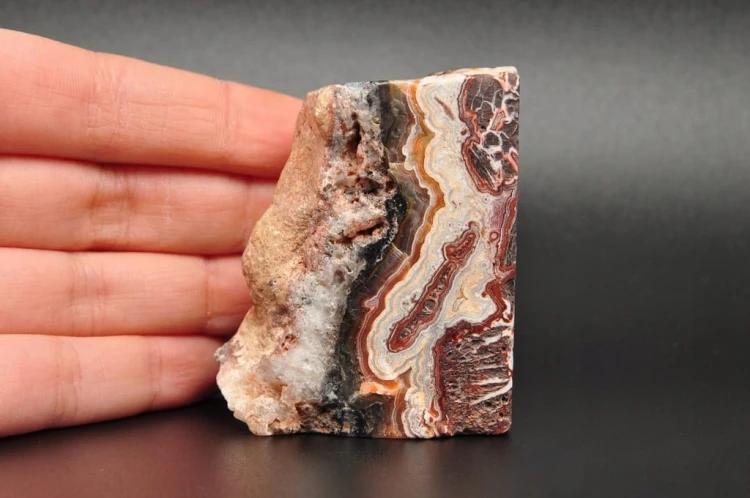 * AGAT CHINY UROKLIWY OKAZ NATURALNY MINERAŁ NR 2 *