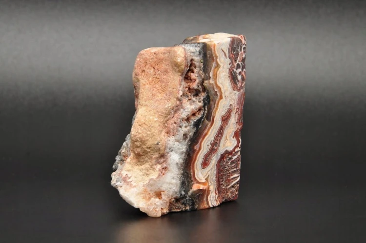 * AGAT CHINY UROKLIWY OKAZ NATURALNY MINERAŁ NR 2 *