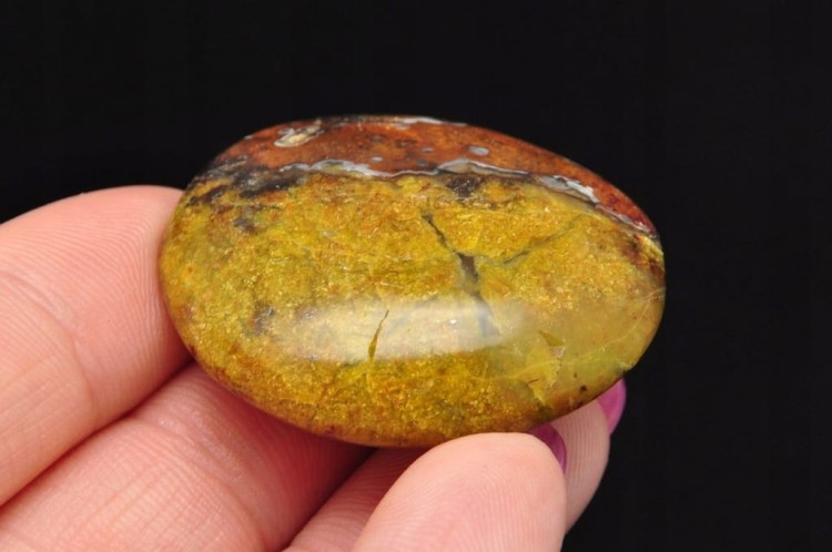 * OPAL ZIELONY MADAGASKAR DOBRA JAKOŚĆ PIĘKNY MINERAŁ DO KOLEKCJI NR 8 *