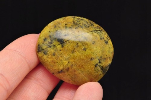 * OPAL ZIELONY MADAGASKAR ZJAWISKOWY ZIELONY MINERAŁ SUPER POLER NR 4 *