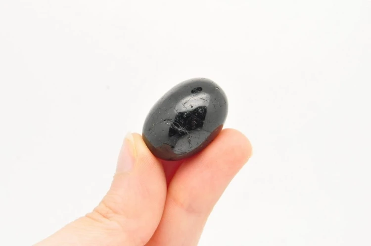 * TURMALIN CZARNY BRAZYLIA NATURALNY MINERAŁ SUPER JAKOŚĆ NR 4 *