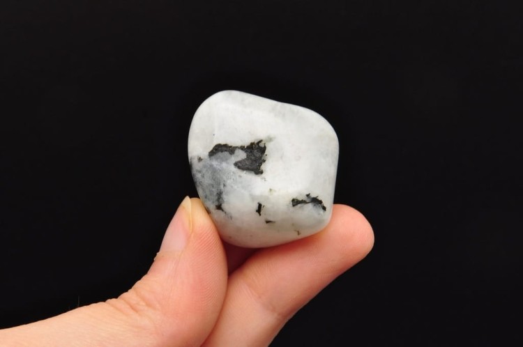 * KAMIEŃ KSIĘŻYCOWY MOONSTONE ŚLICZNY OKAZ CIEKAWY WZÓR NR 5 *