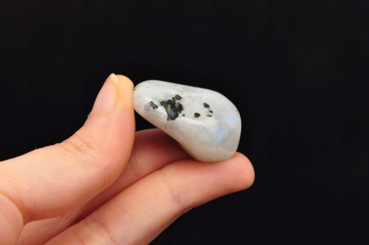 * KAMIEŃ KSIĘŻYCOWY MOONSTONE ŚLICZNY OKAZ CIEKAWY WZÓR NR 5 *