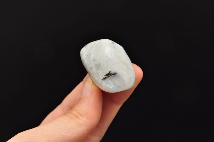 * KAMIEŃ KSIĘŻYCOWY MOONSTONE PIĘKNY OKAZ KAMIEŃ NATURALNY NR 3 *