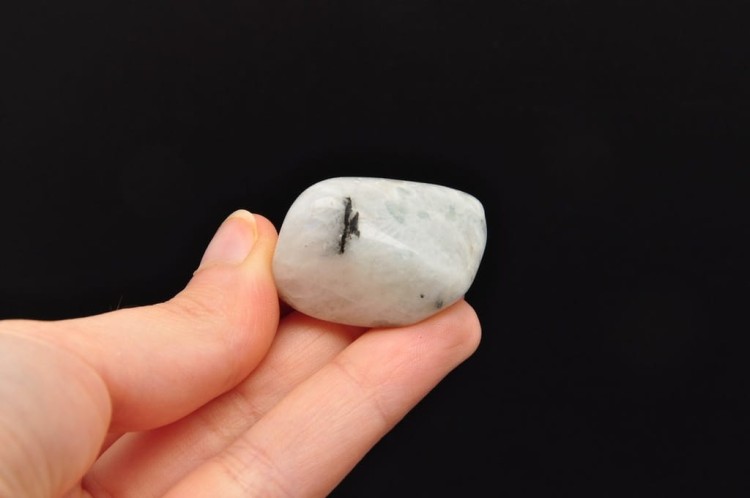 * KAMIEŃ KSIĘŻYCOWY MOONSTONE PIĘKNY OKAZ KAMIEŃ NATURALNY NR 3 *