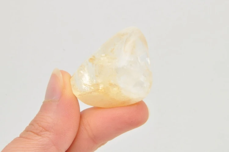 * CYTRYN UROKLIWY MINERAŁ PIĘKNA BARWA KAMIEŃ DO RĘKI NR CB06 *