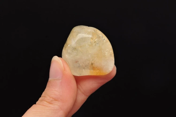 * CYTRYN WYJĄTKOWY MAŁY MINERAŁ DO RĘKI SZLIFOWANY OKAZ NR CB08 *