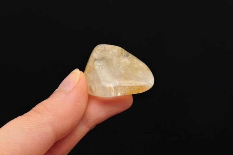 * CYTRYN WYJĄTKOWY MAŁY MINERAŁ DO RĘKI SZLIFOWANY OKAZ NR CB08 *