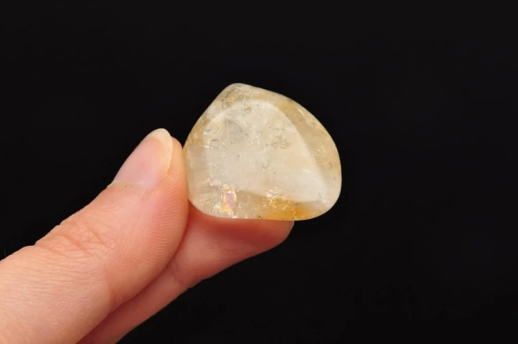 * CYTRYN WYJĄTKOWY MAŁY MINERAŁ DO RĘKI SZLIFOWANY OKAZ NR CB08 *