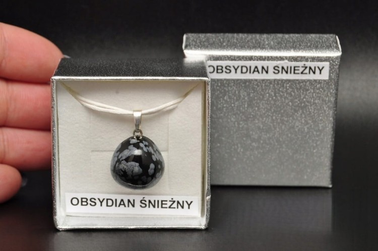 * OBSYDIAN ŚNIEŻNY ZAWIESZKA CIEKAWY WZÓR NATURALNY MINERAŁ NR 73 *
