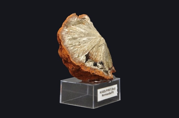 * KULA PIRYTOWA FRANCJA ZŁOTY MINERAŁ INTERESUJĄCY OKAZ NA PODSTAWCE NR 1 *
