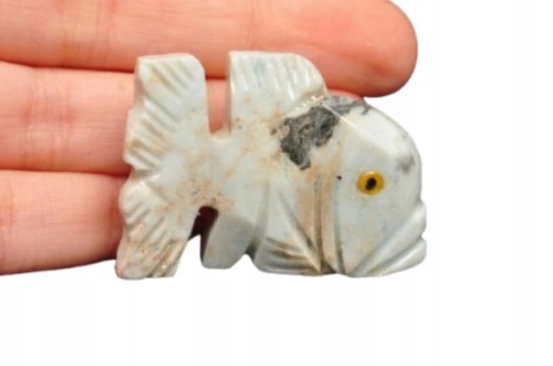 * STEATYT KAMIEŃ MYDLANY PERU CIEKAWA FIGURKA RYBA JASNA BARWA NR 35 *