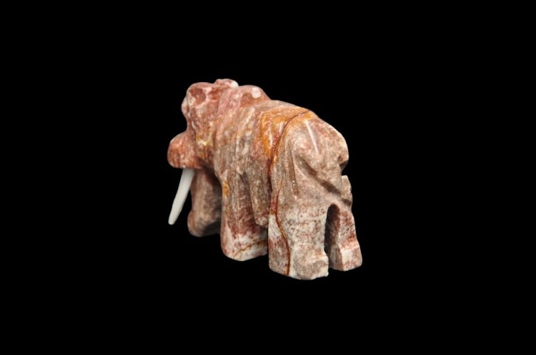 * STEATYT KAMIEŃ MYDLANY PERU FIGURKA MAMUT DOBRZE WYKONANY NR 18 *