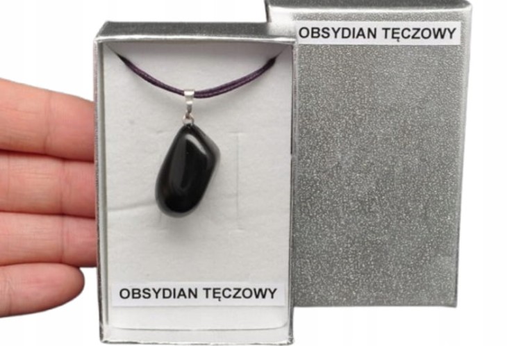 * OBSYDIAN TĘCZOWY PIĘKNA ZAWIESZKA W PUDEŁKU ZAMYKANYM POLEROWANY OKAZ 43