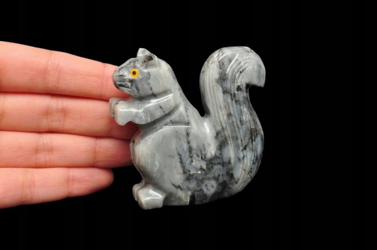 * STEATYT KAMIEŃ MYDLANY UROKLIWA FIGURKA WIEWIÓRKA PIĘKNA OZDOBA NR 21 *