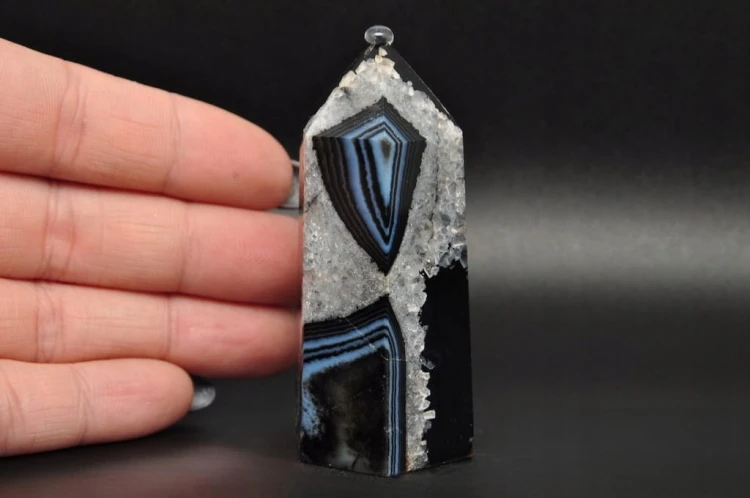 * AGAT MADAGASKAR STOJĄCY OBELISK CZARNA WIEŻA PERFEKCYJNY POLER NR 6 *