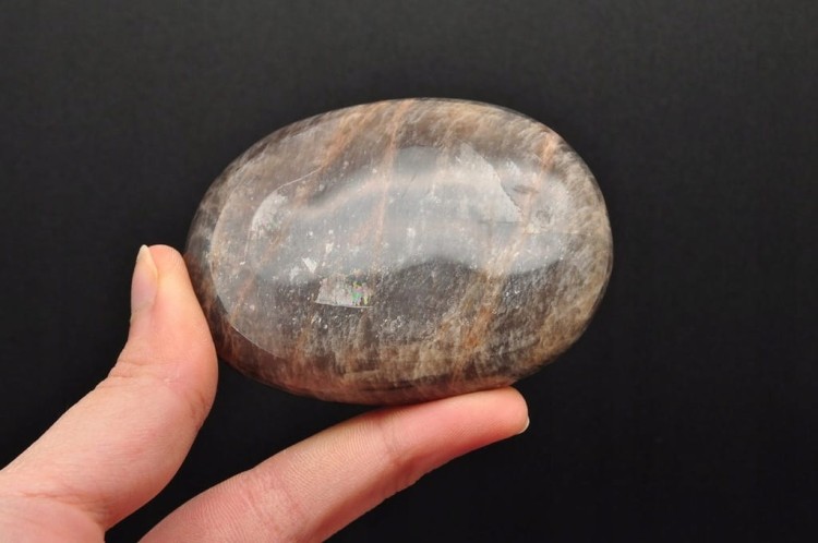 * KAMIEŃ KSIĘŻYCOWY MOONSTONE URODZIWY MINERAŁ DLA WYJĄTKOWEJ OSOBY NR GM05