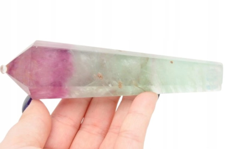 * FLUORYT CHINY KAMIEŃ OBELISK DO MEDYTACJI DWUKOLOROWY MINERAŁ NR 1 *