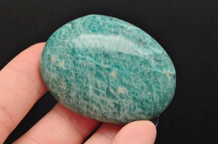 * AMAZONIT MADAGASKAR DO MASAŻU SZLIFOWANY MINERAŁ NR APG05 *