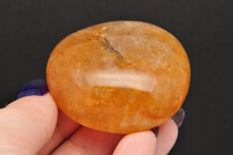 * KWARC Z LIMONITEM MINERAŁ POLEROWANY ŚWIETNY POŁYSK NR KL08 *
