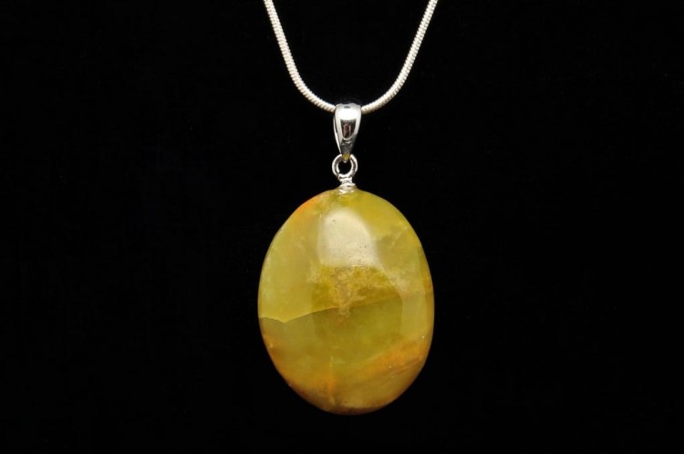 * OPAL ZIELONY ZAWIESZKA PRZEŚLICZNA INTENSYWNA ZIELEŃ MINERAŁ NR 33 *