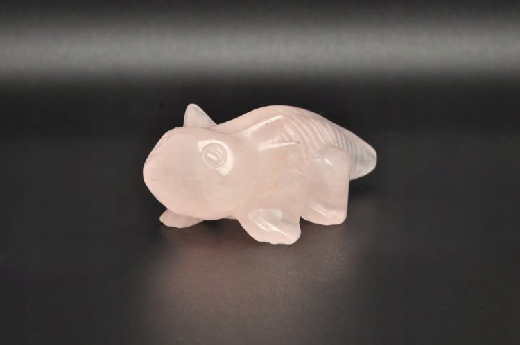 * KWARC RÓŻOWY AKSOLOTL AMBYSTOMA MEKSYKAŃSKA UROKLIWA FIGURKA NR 2 *