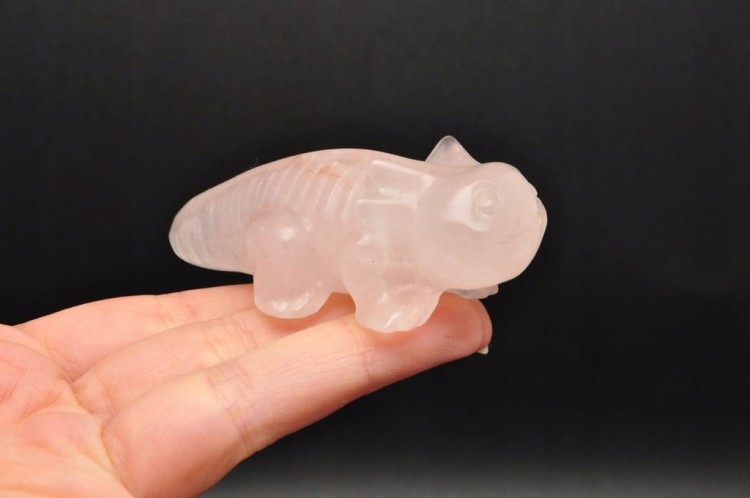 * KWARC RÓŻOWY AKSOLOTL AMBYSTOMA MEKSYKAŃSKA UROKLIWA FIGURKA NR 2 *