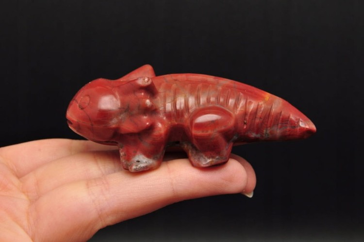 * JASPIS CZERWONY PIĘKNA FIGURKA AKSOLOTL AMBYSTOMA MEKSYKAŃSKA NR 7 *