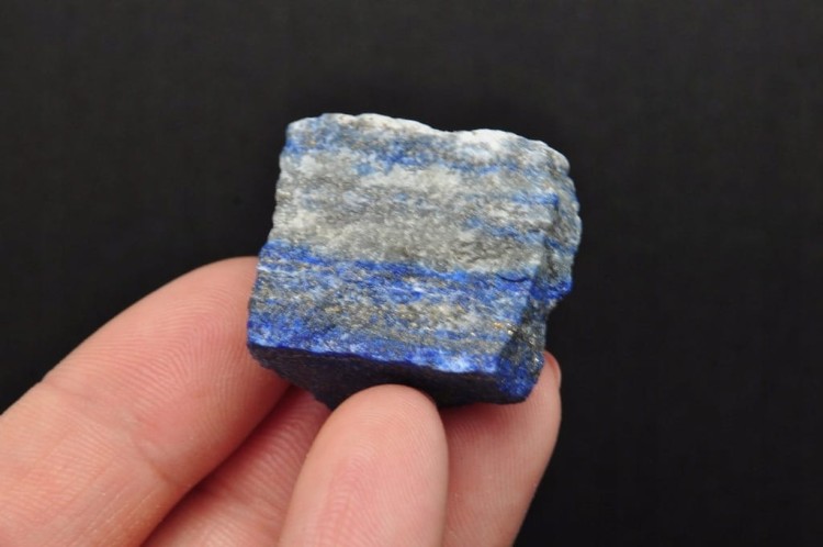 * LAPIS LAZULI SUROWY MINERAŁ PIĘKNY NIEBIESKI KOLOR DROBINKI PIRYTU NR 1 *