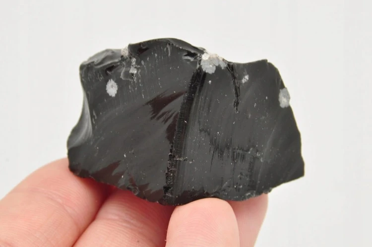 * OBSYDIAN ŚNIEŻNY MEKSYK MINERAŁ NATURALNY MAŁE INKLUZJE NR 1 *