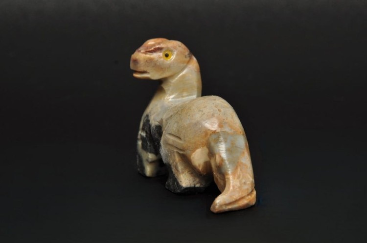 * STEATYT KAMIEŃ MYDLANY DINOZAUR WIELOKOLOROWY MINERAŁ FIGURKA NR 58 *