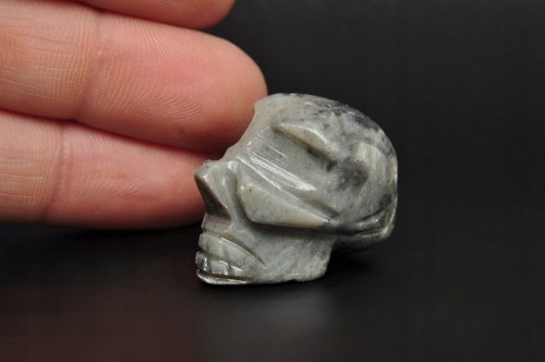 * STEATYT KAMIEŃ MYDLANY FIGURKA CZASZKA SZARY KOLOR POLEROWANY OKAZ NR 67