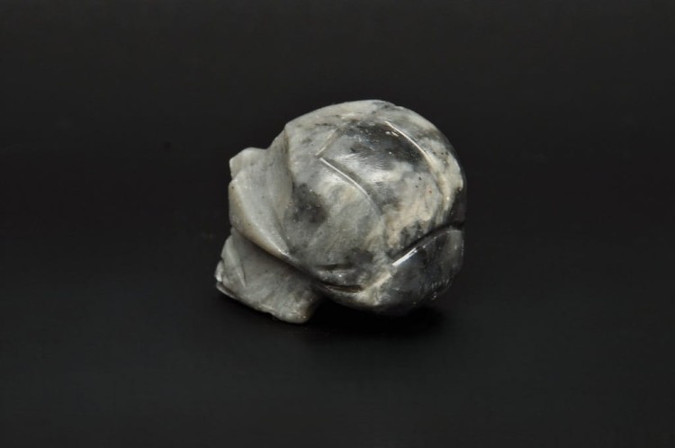 * STEATYT KAMIEŃ MYDLANY FIGURKA CZASZKA SZARY KOLOR POLEROWANY OKAZ NR 67