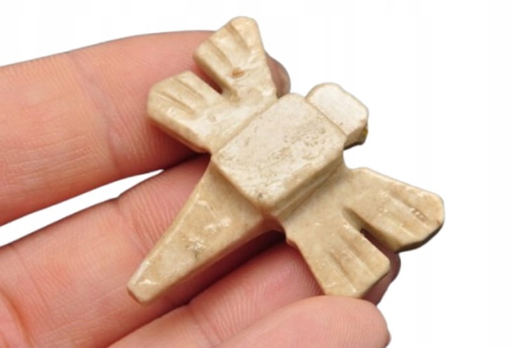 * STEATYT KAMIEŃ MYDLANY FIGURKA MINERAŁ WAŻKA RĘKODZIEŁO NR 66 *