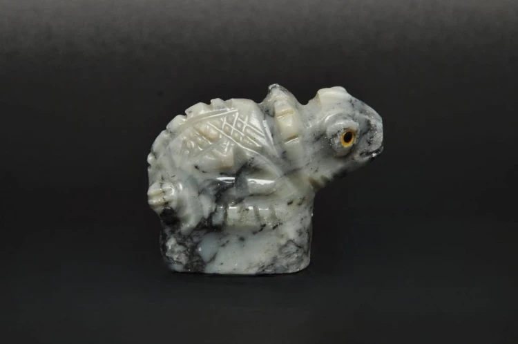 * STEATYT KAMIEŃ MYDLANY PERU FIGURKA KAMELEON RZEŹBA NR 63 *