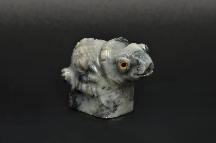 * STEATYT KAMIEŃ MYDLANY PERU FIGURKA KAMELEON RZEŹBA NR 63 *