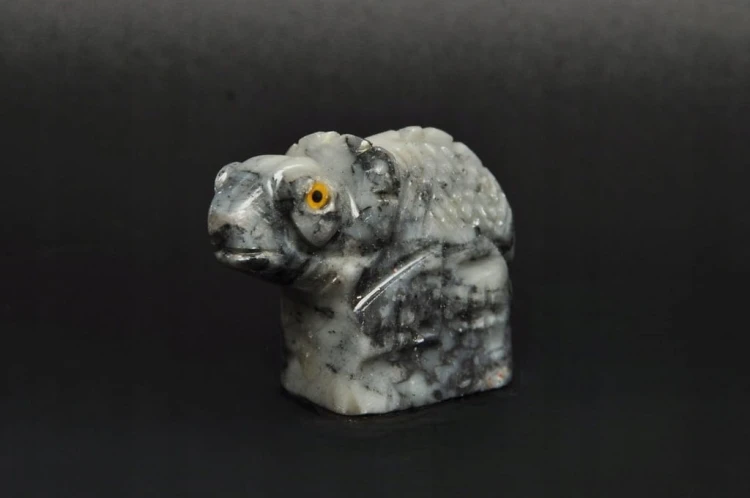 * STEATYT KAMIEŃ MYDLANY PERU FIGURKA KAMELEON RZEŹBA NR 63 *