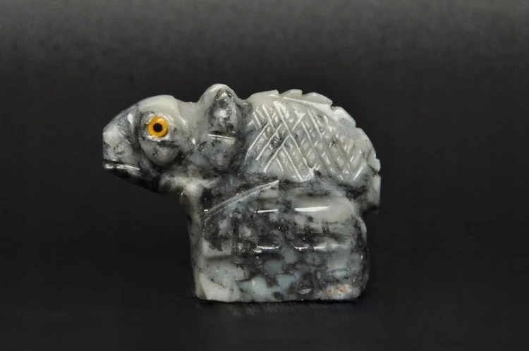 * STEATYT KAMIEŃ MYDLANY PERU FIGURKA KAMELEON RZEŹBA NR 63 *