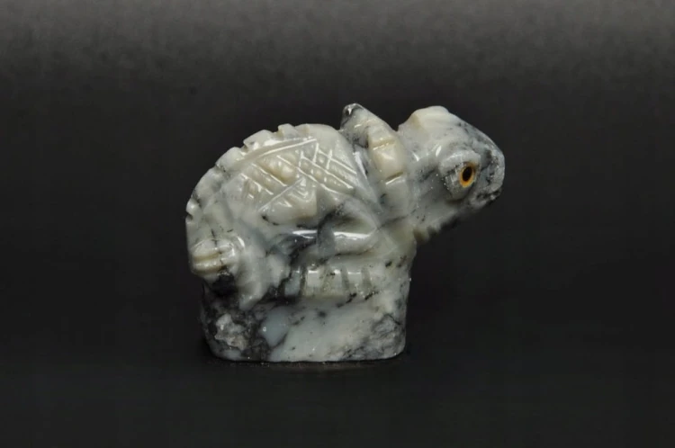 * STEATYT KAMIEŃ MYDLANY PERU FIGURKA KAMELEON RZEŹBA NR 63 *