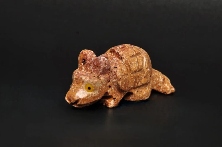 * STEATYT KAMIEŃ MYDLANY PANCERNIK PIĘKNA FIGURKA JAKO DEKORACJA NR 60 *