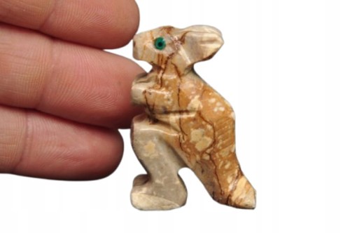 * STEATYT KAMIEŃ MYDLANY PERU KANGUR ŚLICZNA FIGURKA JAKO DEKORACJA NR 101