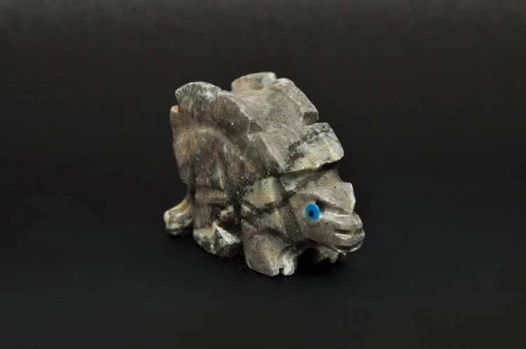 * STEATYT KAMIEŃ MYDLANY PERU DINOZAUR MINERAŁ NATURALNY RĘKODZIEŁO NR 83 *