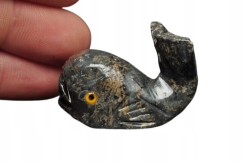 * STEATYT KAMIEŃ MYDLANY PERU WIELORYB CIEMNA BARWA FIGURKA NR 79 *