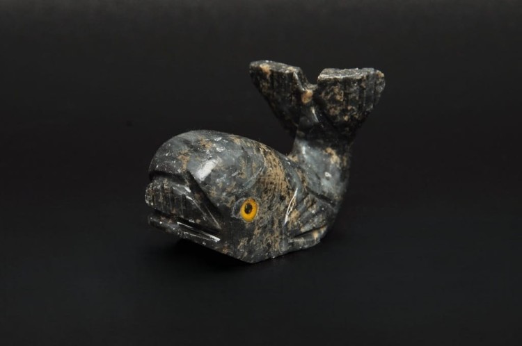 * STEATYT KAMIEŃ MYDLANY PERU WIELORYB CIEMNA BARWA FIGURKA NR 79 *