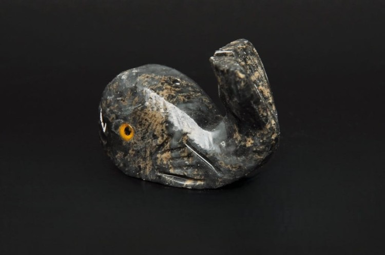 * STEATYT KAMIEŃ MYDLANY PERU WIELORYB CIEMNA BARWA FIGURKA NR 79 *