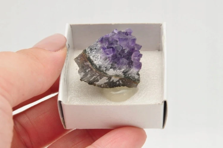 * AMETYST SZCZOTKA BRAZYLIA NATURALNY OKAZ W PUDEŁKU NR 9 *