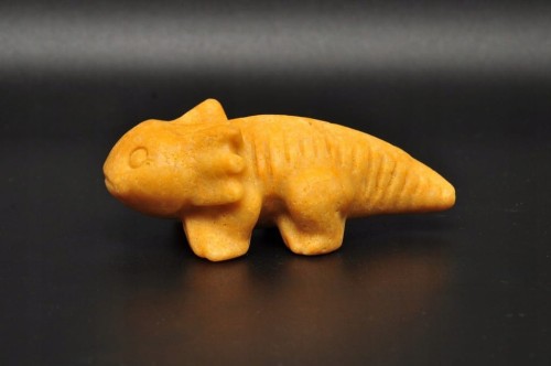 * ŻÓŁTY JASPIS FIGURKA AKSOLOTL AMBYSTOMA MEKSYKAŃSKA PIĘKNA BARWA NR 5 *