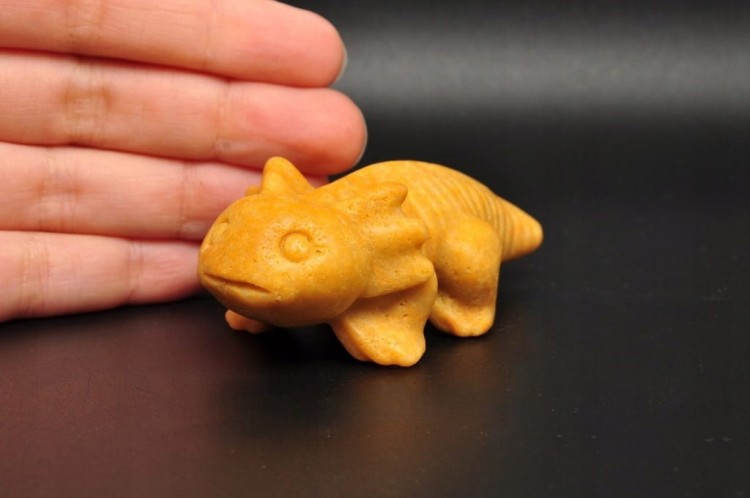 * ŻÓŁTY JASPIS FIGURKA AKSOLOTL AMBYSTOMA MEKSYKAŃSKA PIĘKNA BARWA NR 5 *