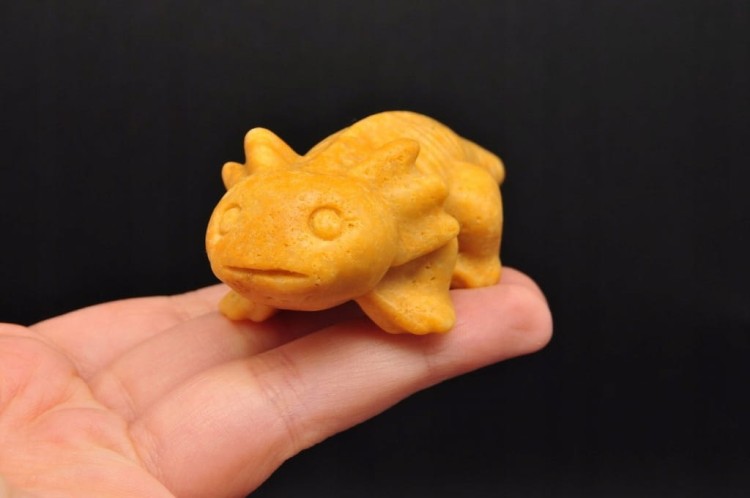 * ŻÓŁTY JASPIS FIGURKA AKSOLOTL AMBYSTOMA MEKSYKAŃSKA PIĘKNA BARWA NR 5 *